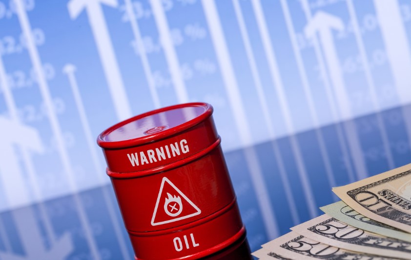 石油原油期货交易的基本原理是什么 了解这些可以帮助做出更准确的交易决策